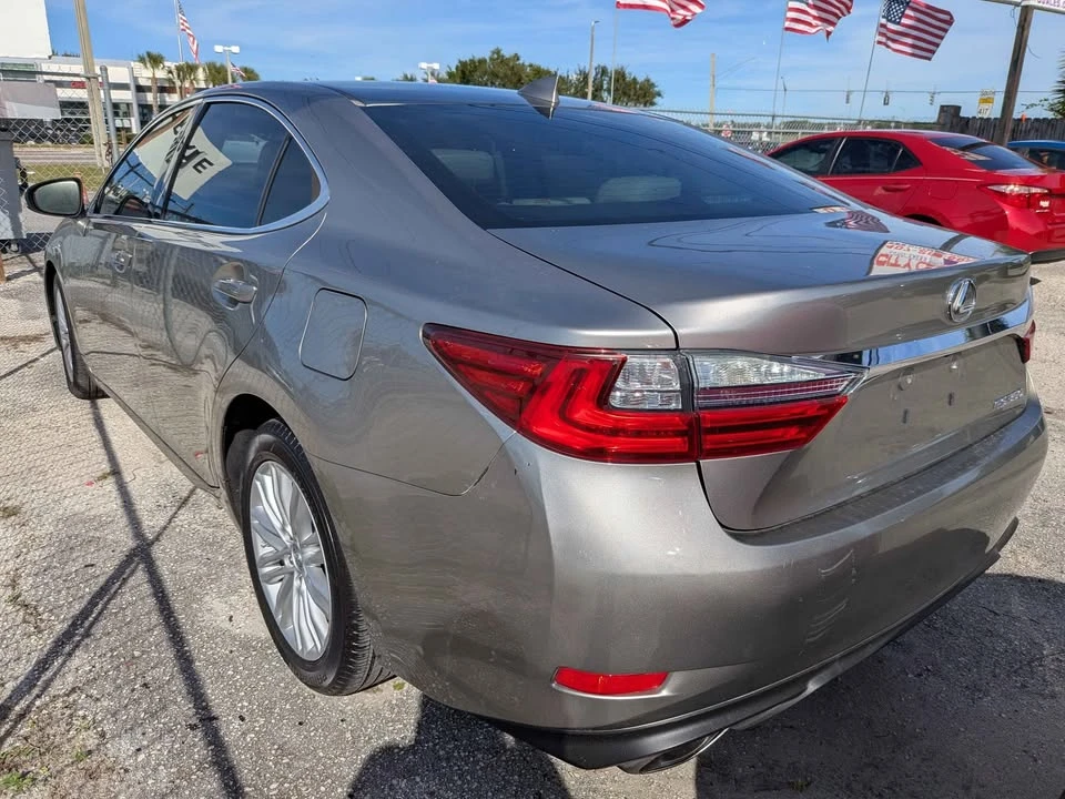 2016 Lexus ES 6th Gen - Image 3 of 3