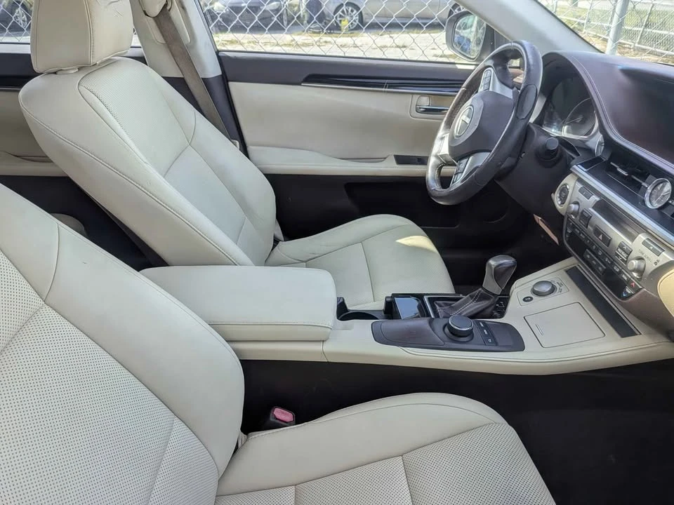 2016 Lexus ES 6th Gen - Image 2 of 3