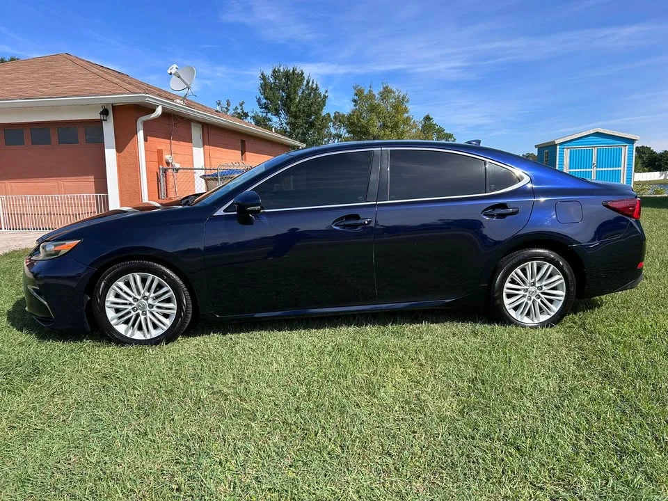 2016 Lexus ES 6th Gen - Image 2 of 7