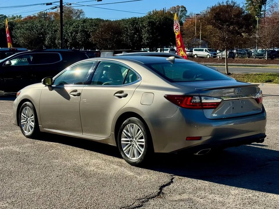 2016 Lexus ES 6th Gen - Image 7 of 15
