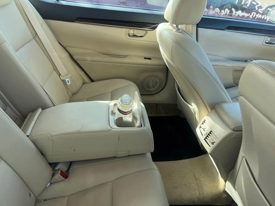 2016 Lexus ES 6th Gen - Image 6 of 15