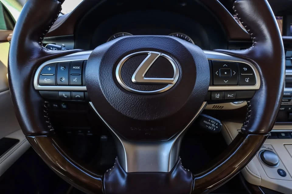 2016 Lexus ES 6th Gen - Image 20 of 20
