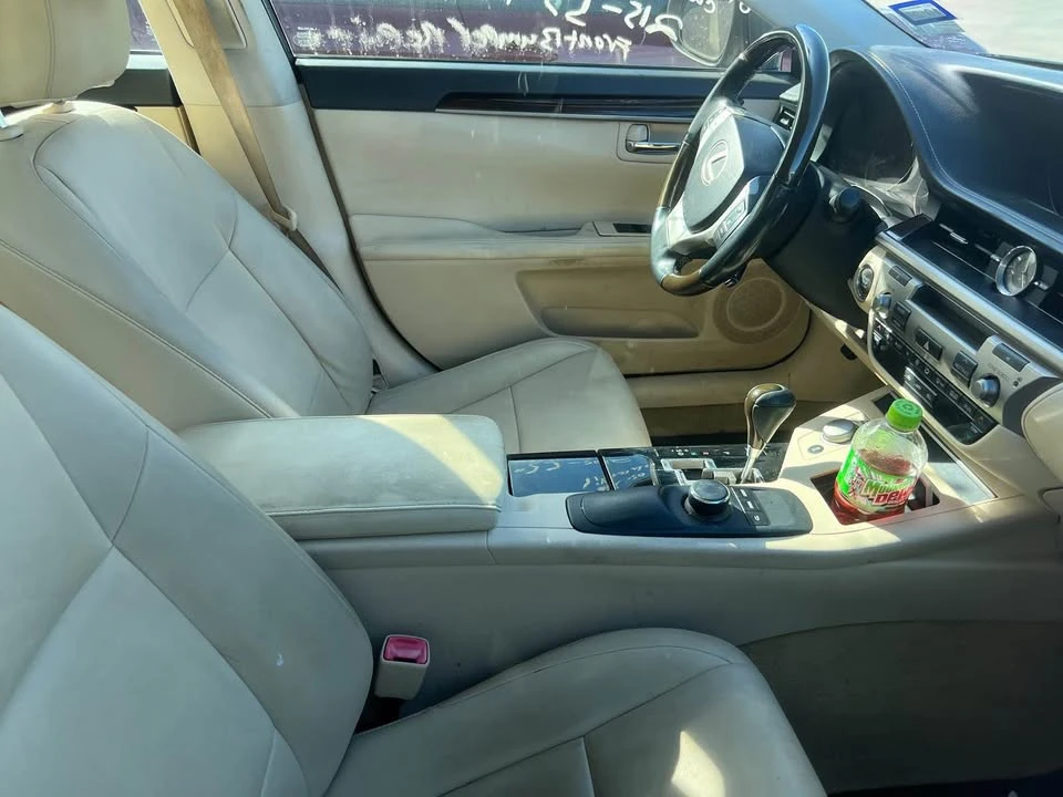 2016 Lexus ES 6th Gen - Image 5 of 15