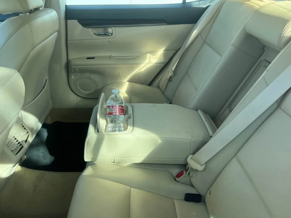 2016 Lexus ES 6th Gen - Image 12 of 15