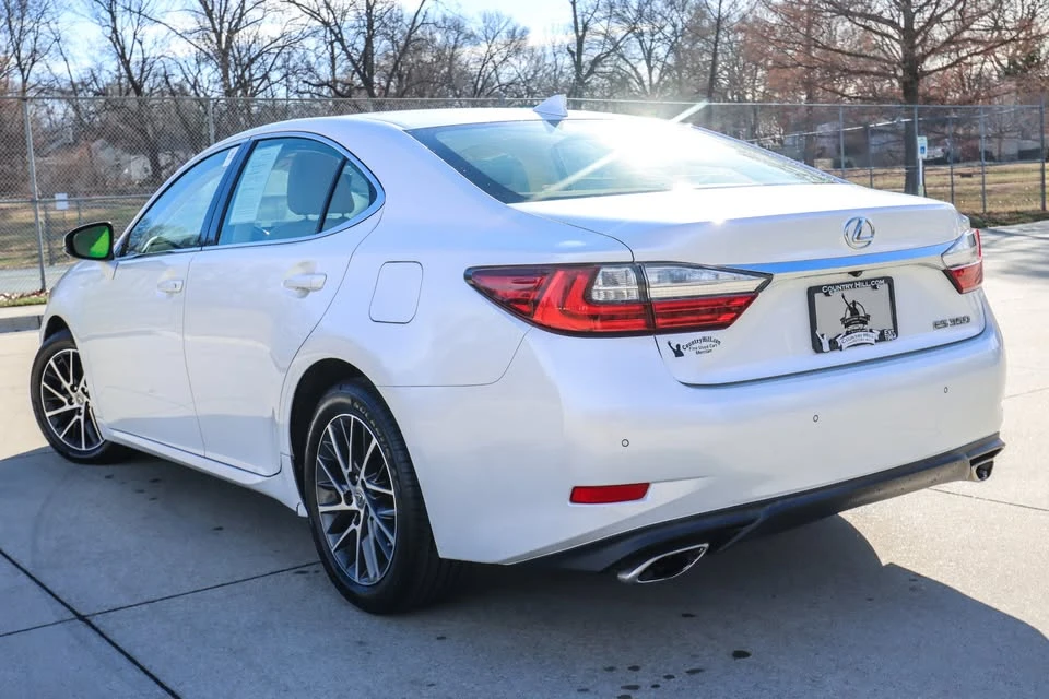 2016 Lexus ES 6th Gen - Image 6 of 20