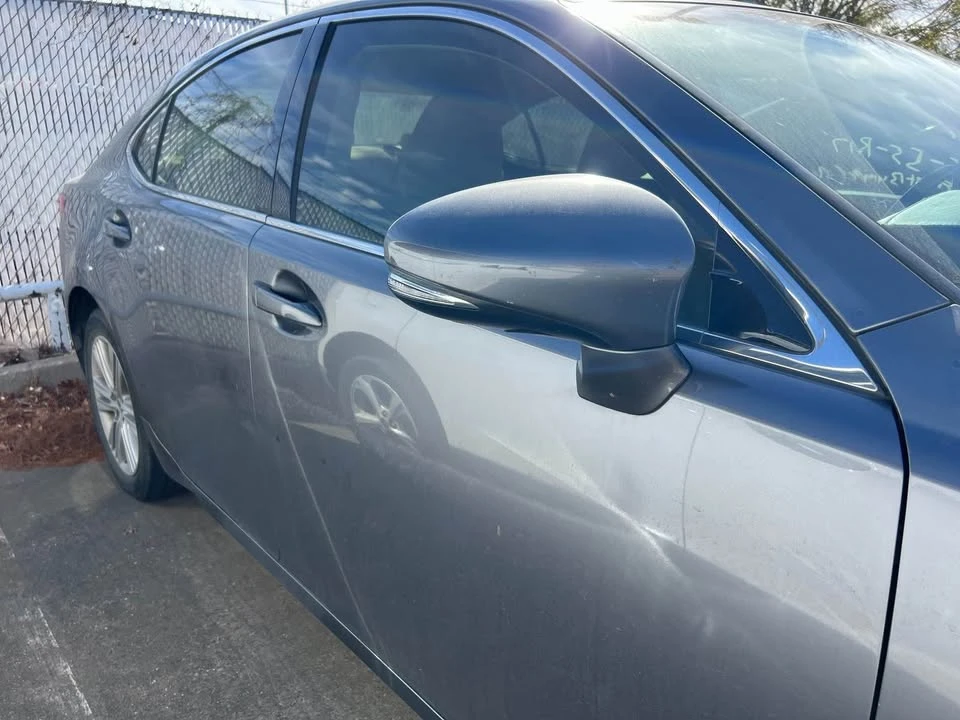 2016 Lexus ES 6th Gen - Image 4 of 15