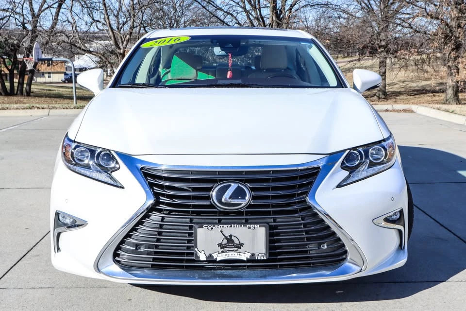 2016 Lexus ES 6th Gen - Image 3 of 20