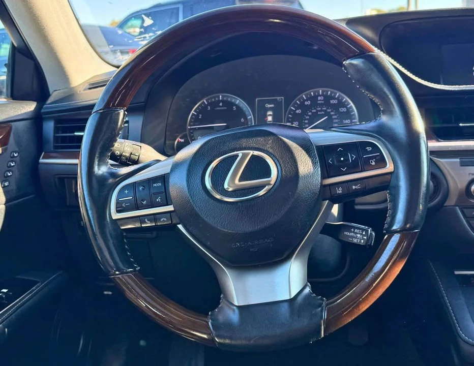 2016 Lexus ES 6th Gen - Image 9 of 9