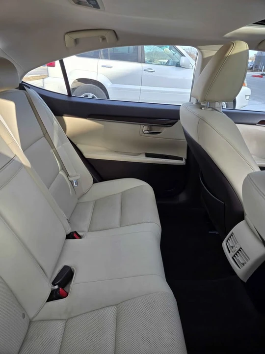 2016 Lexus ES 6th Gen - Image 8 of 8