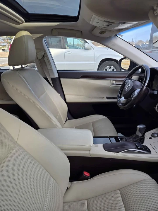 2016 Lexus ES 6th Gen - Image 7 of 8