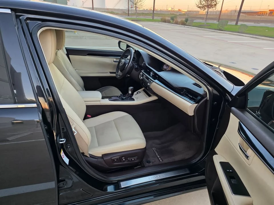 2016 Lexus ES 6th Gen - Image 6 of 17