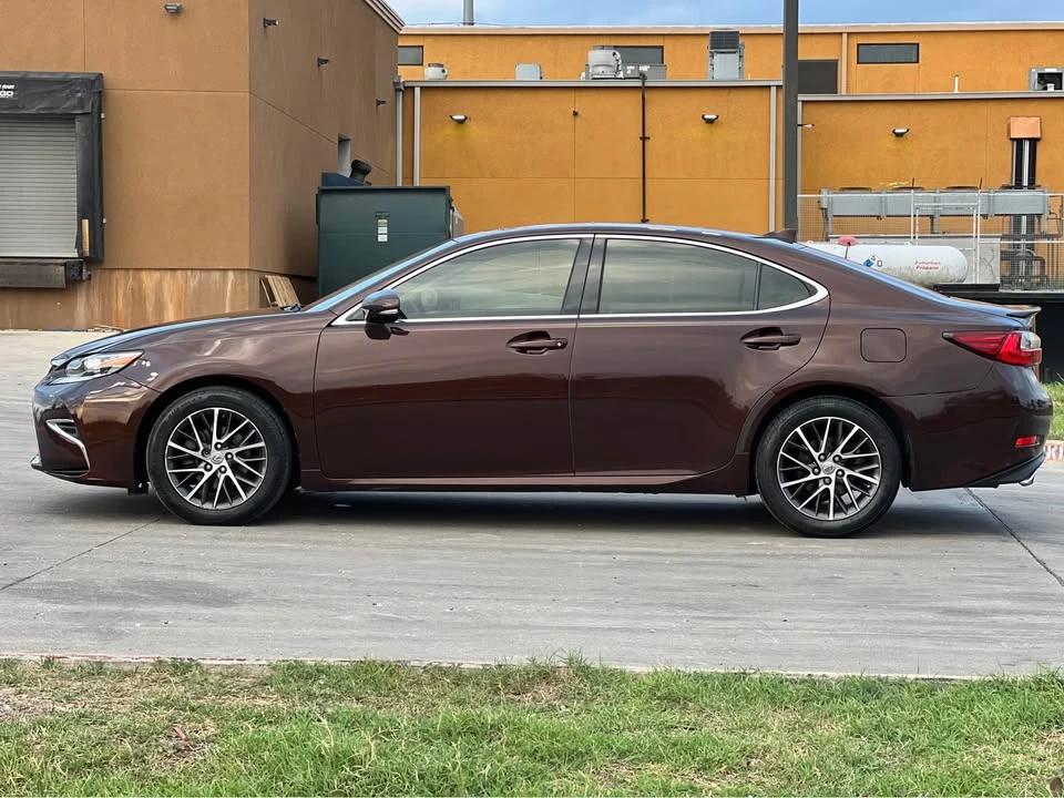 2016 Lexus ES 6th Gen - Image 2 of 12