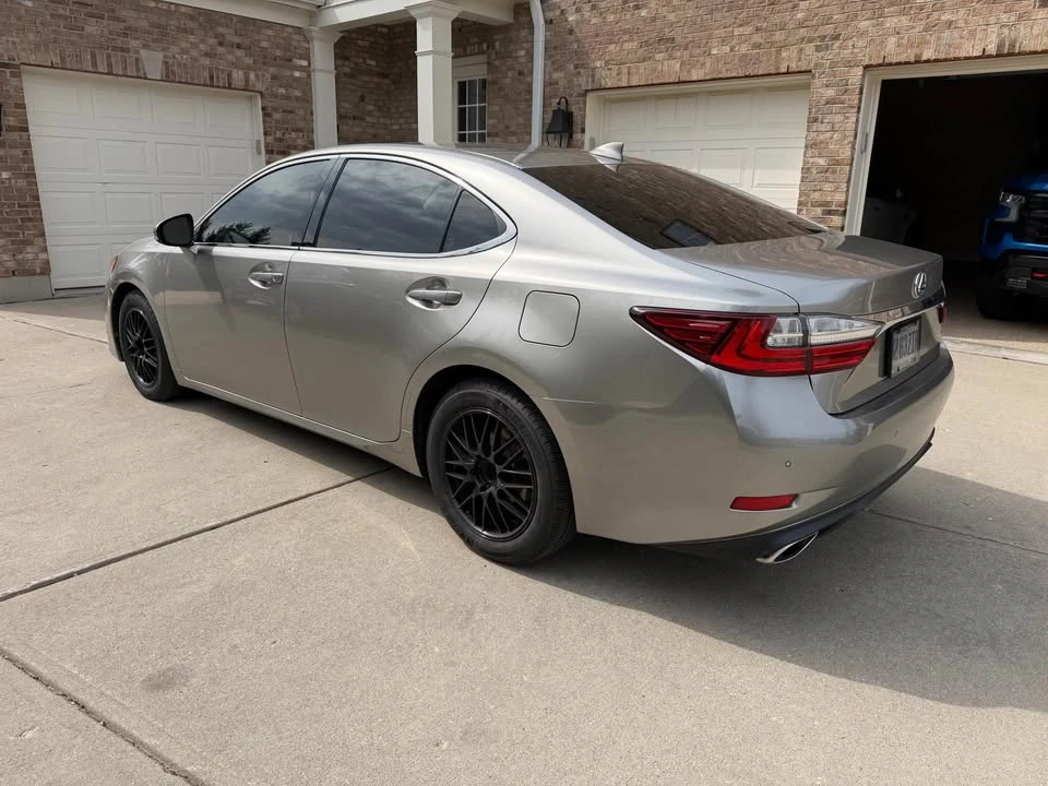 2016 Lexus ES 6th Gen - Image 4 of 7