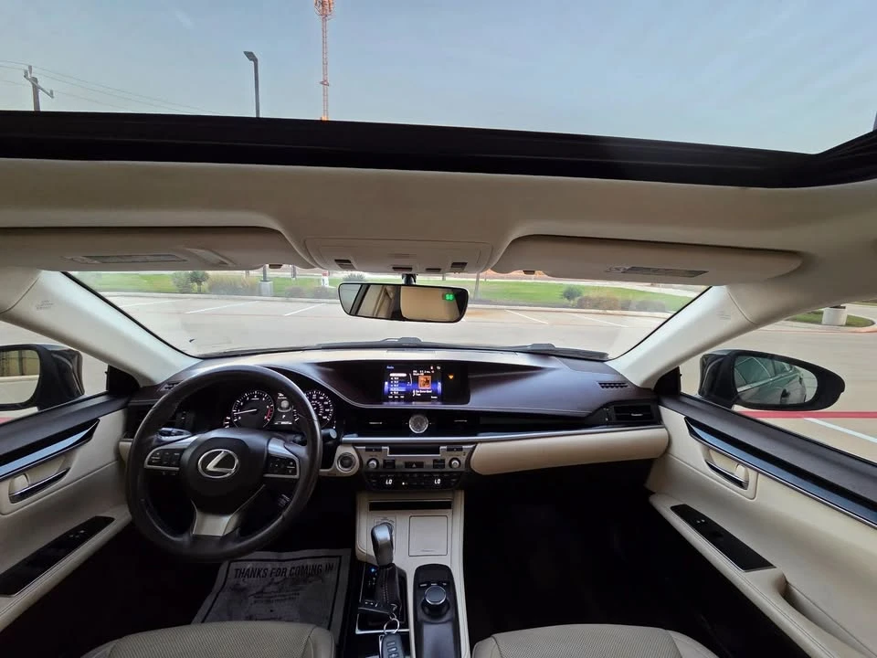 2016 Lexus ES 6th Gen - Image 5 of 17