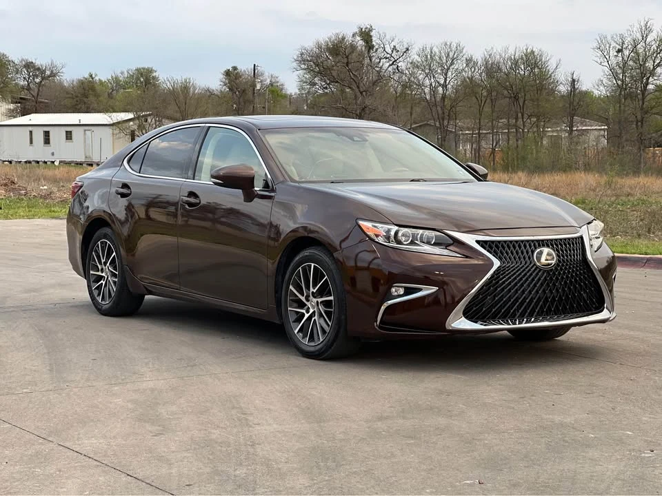 2016 Lexus ES 6th Gen - Image 6 of 12