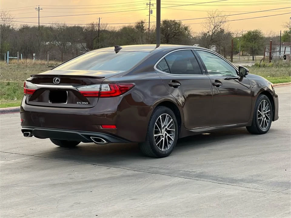 2016 Lexus ES 6th Gen - Image 4 of 12