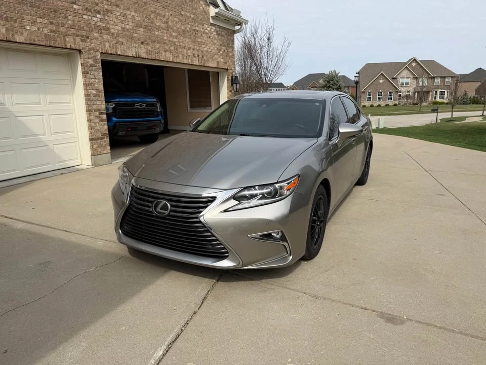 2016 Lexus ES 6th Gen - Image 2 of 7
