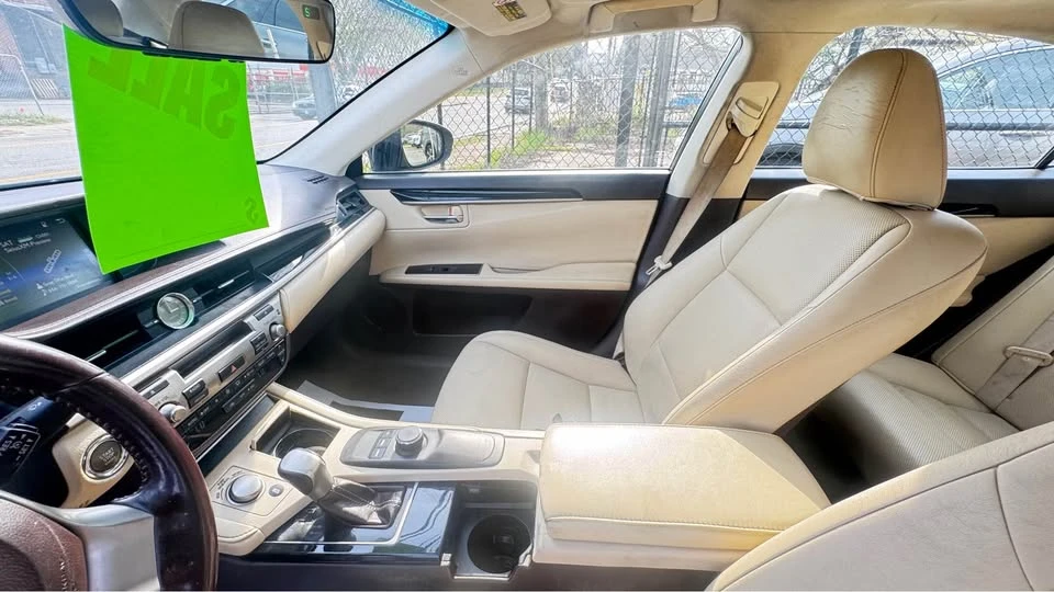 2016 Lexus ES 6th Gen - Image 7 of 15