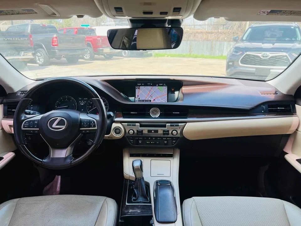 2016 Lexus ES 6th Gen - Image 5 of 8