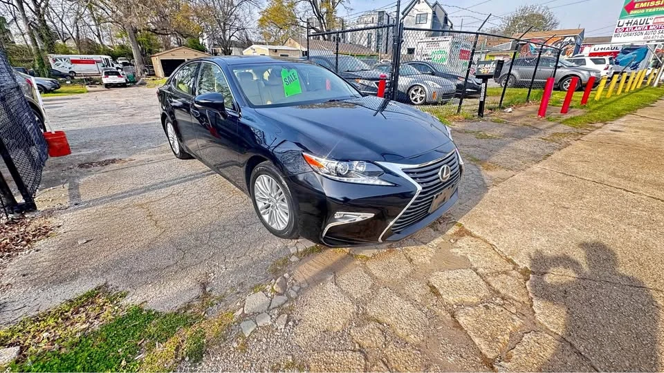 2016 Lexus ES 6th Gen - Image 2 of 15