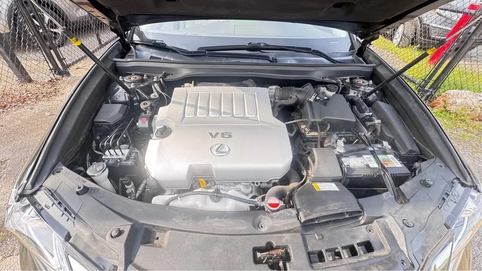 2016 Lexus ES 6th Gen - Image 15 of 15