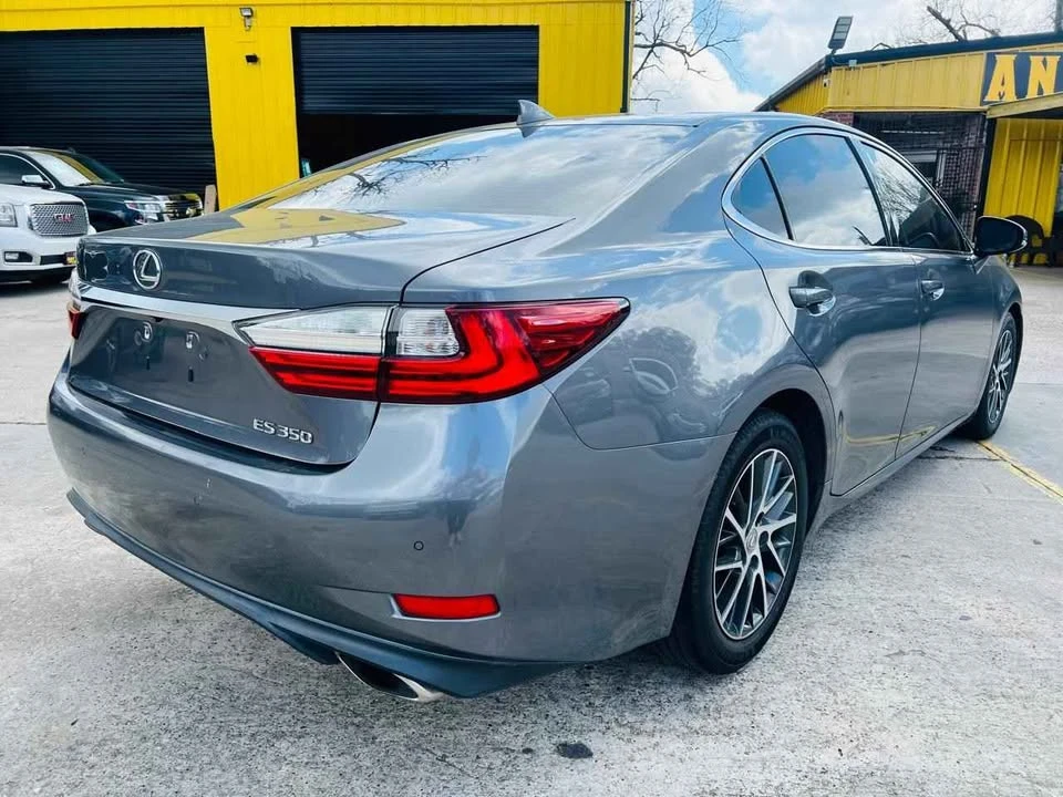 2016 Lexus ES 6th Gen - Image 4 of 8