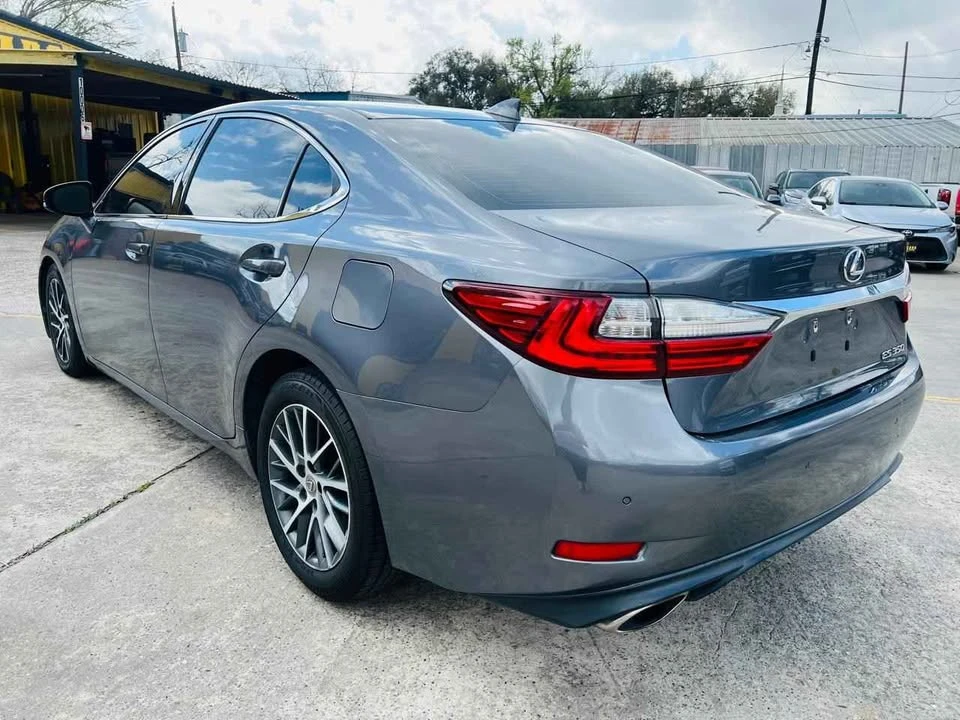 2016 Lexus ES 6th Gen - Image 3 of 8