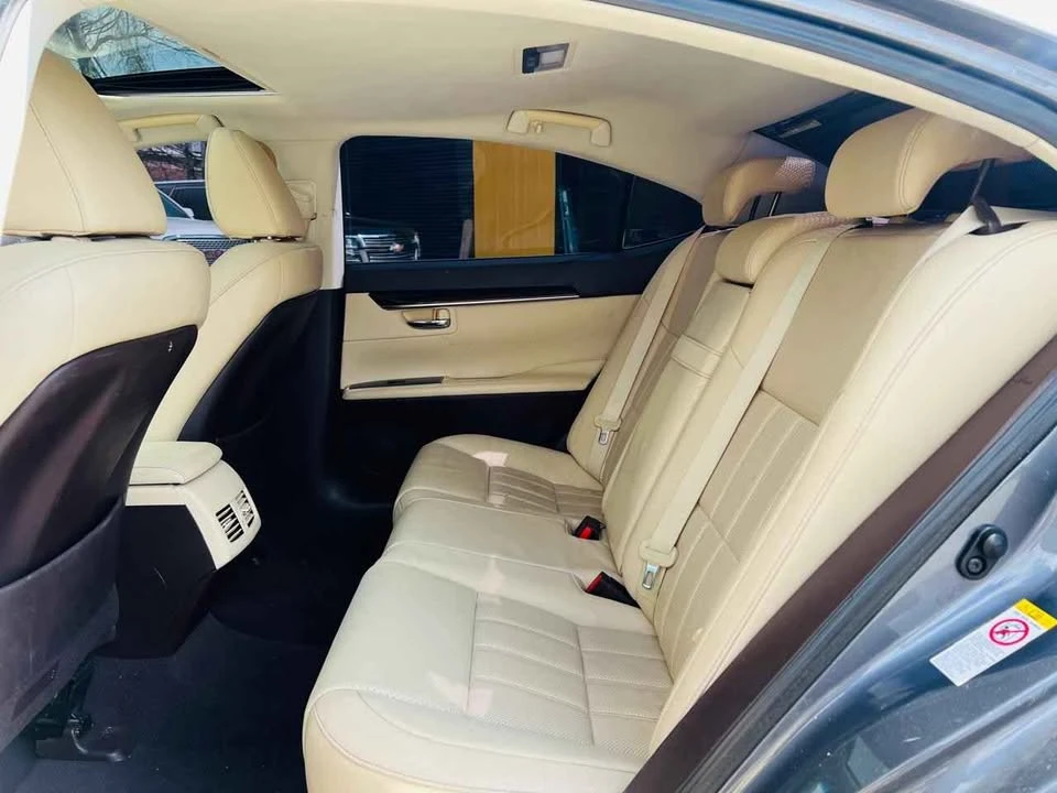2016 Lexus ES 6th Gen - Image 8 of 8