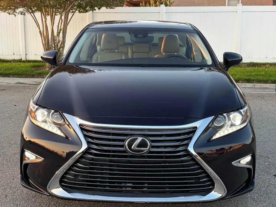 2016 Lexus ES 6th Gen - Image 7 of 17