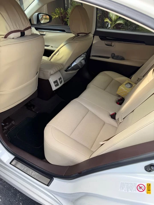 2016 Lexus ES 6th Gen - Image 5 of 7