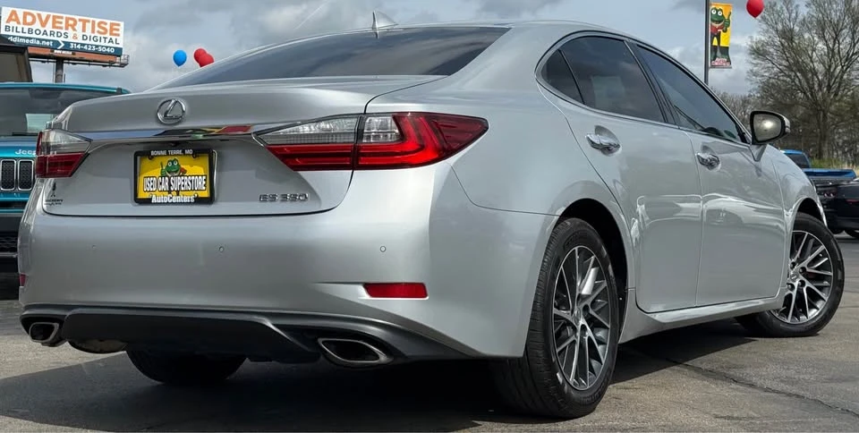 2016 Lexus ES 6th Gen - Image 4 of 10