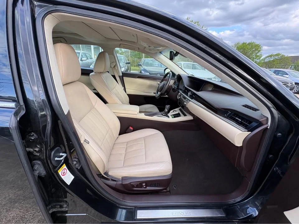 2016 Lexus ES 6th Gen - Image 11 of 20