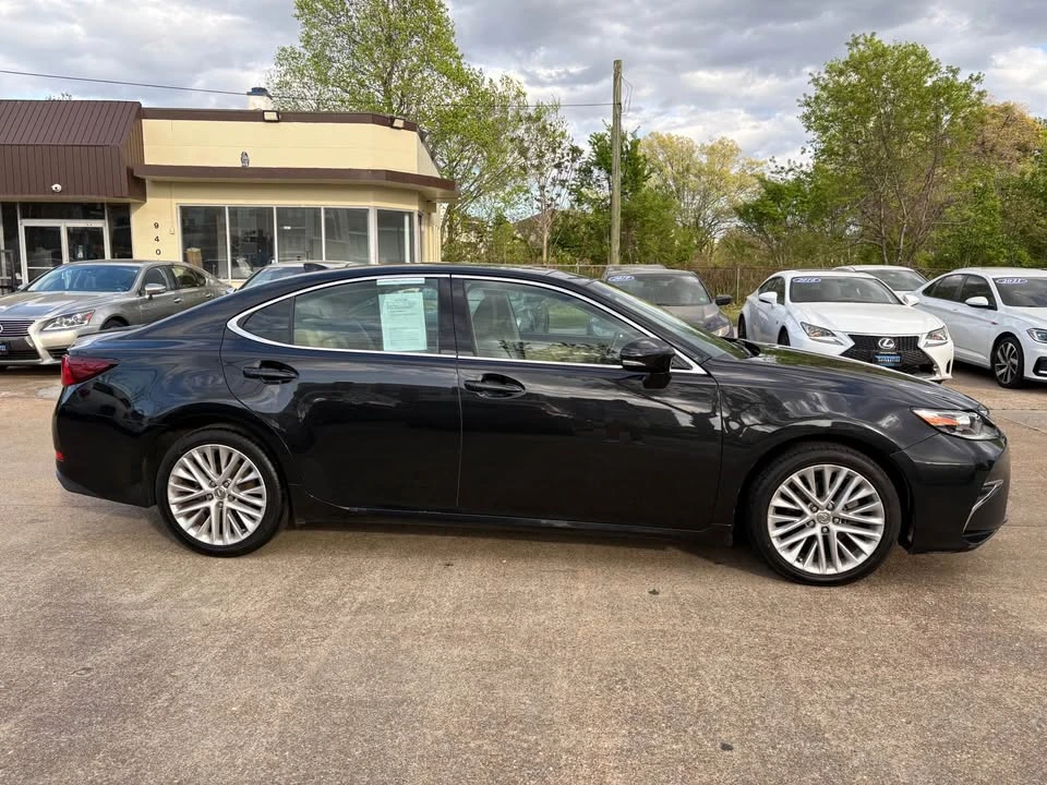 2016 Lexus ES 6th Gen - Image 7 of 20
