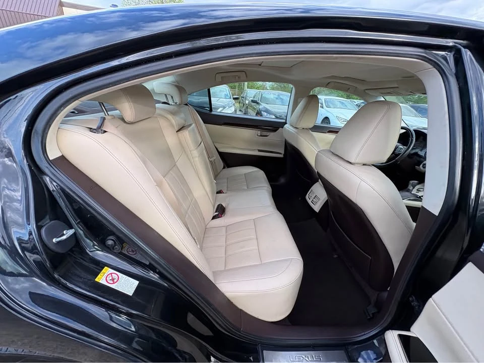 2016 Lexus ES 6th Gen - Image 12 of 20