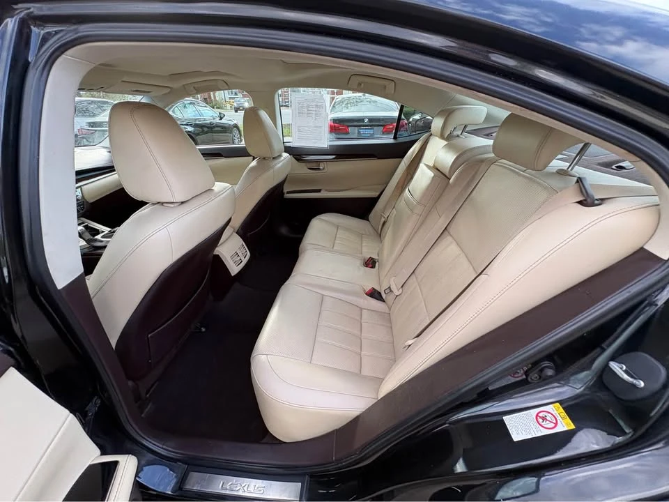 2016 Lexus ES 6th Gen - Image 10 of 20