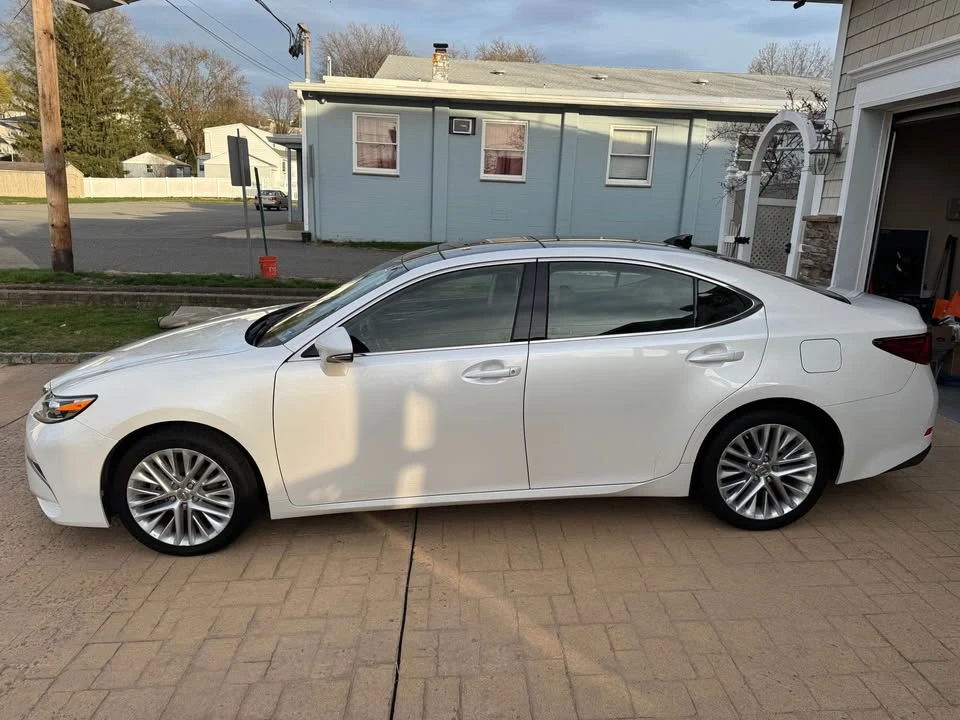 2016 Lexus ES 6th Gen - Image 3 of 19