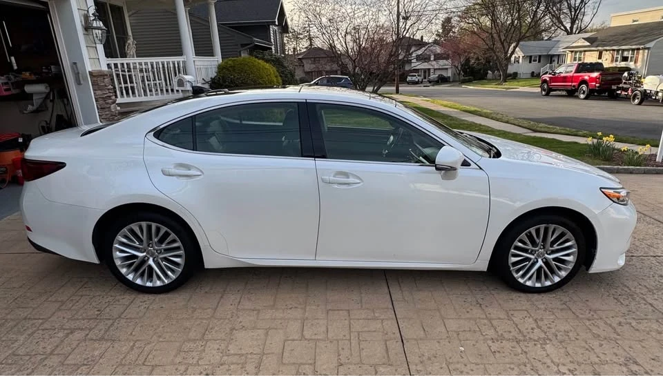 2016 Lexus ES 6th Gen - Image 4 of 19