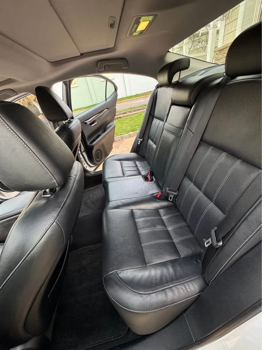 2016 Lexus ES 6th Gen - Image 10 of 19