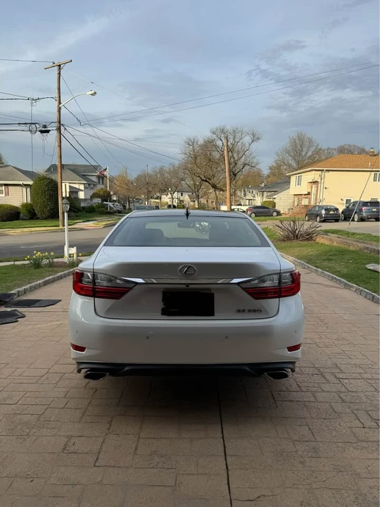 2016 Lexus ES 6th Gen - Image 8 of 19