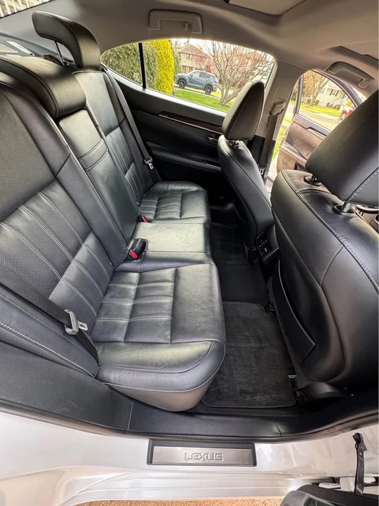 2016 Lexus ES 6th Gen - Image 12 of 19
