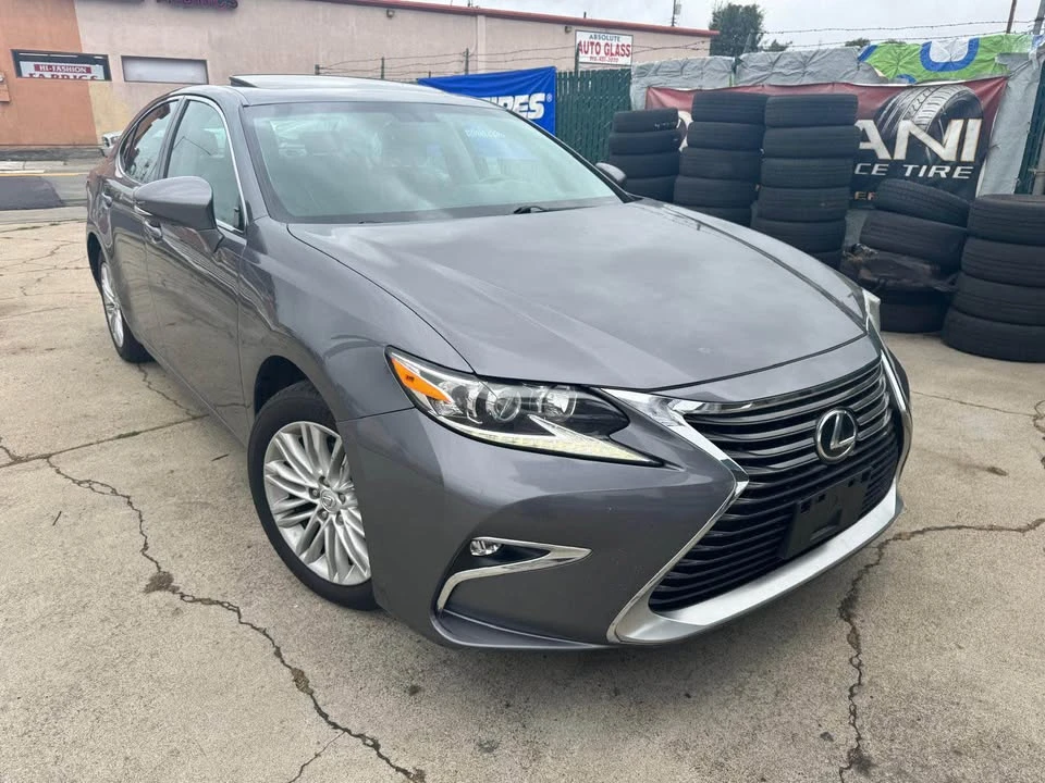 2016 Lexus ES 6th Gen - Image 2 of 10