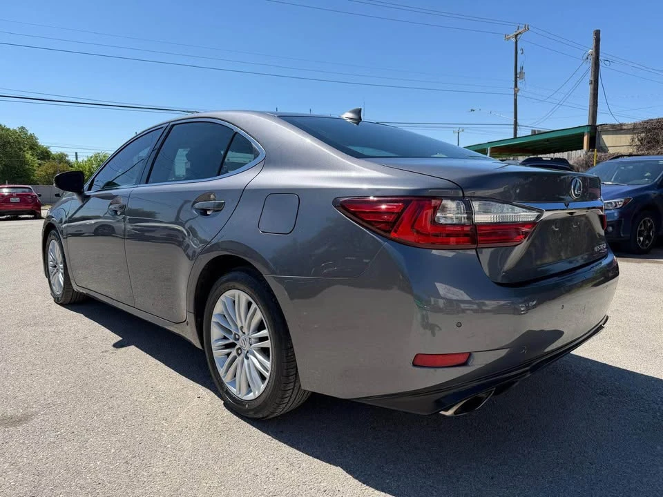 2016 Lexus ES 6th Gen - Image 5 of 16