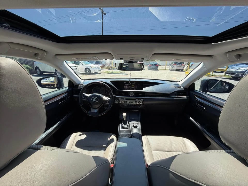 2016 Lexus ES 6th Gen - Image 9 of 16