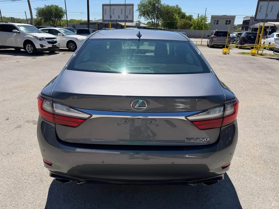2016 Lexus ES 6th Gen - Image 6 of 16