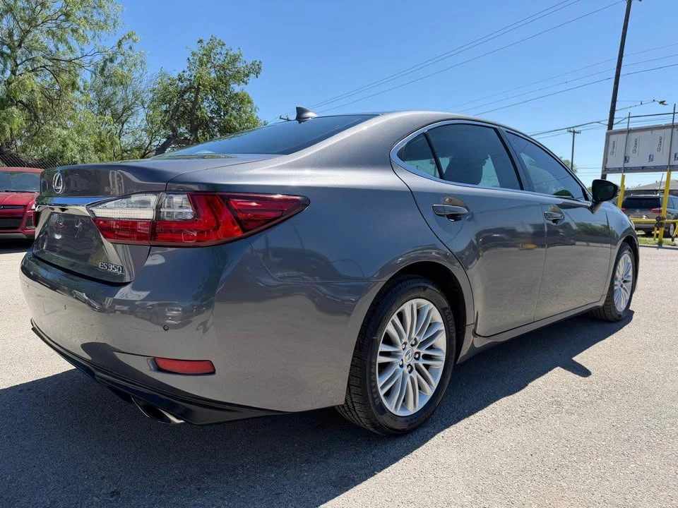 2016 Lexus ES 6th Gen - Image 4 of 16