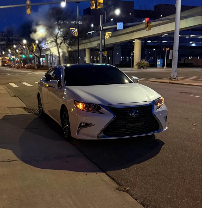 2016 Lexus ES 6th Gen - Image 10 of 10