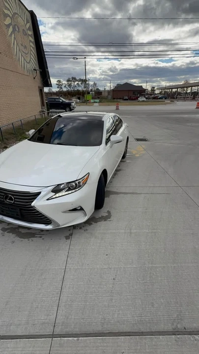 2016 Lexus ES 6th Gen - Image 6 of 10