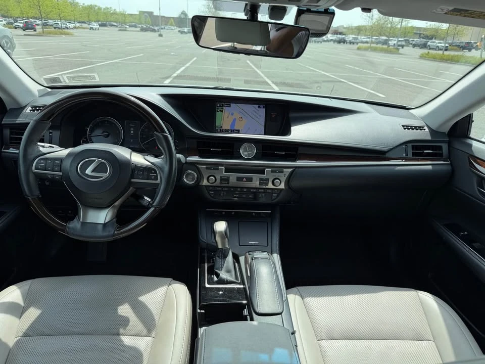 2016 Lexus ES 6th Gen - Image 16 of 20