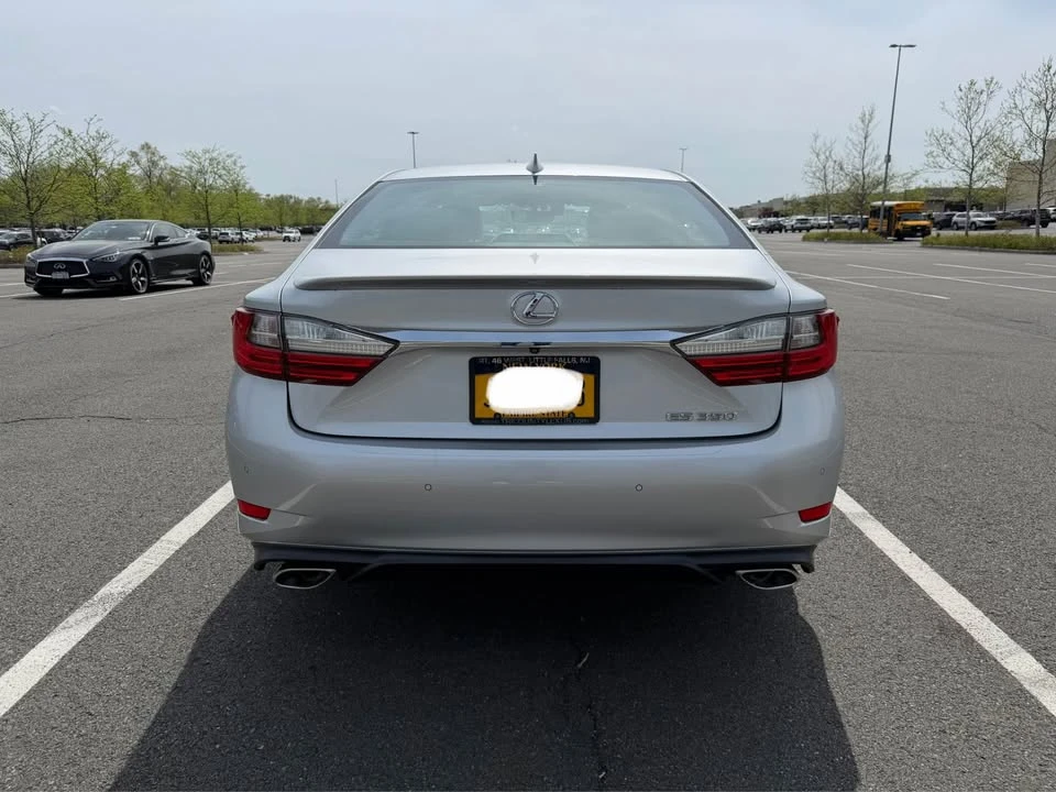 2016 Lexus ES 6th Gen - Image 5 of 20