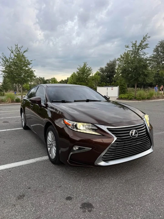 2016 Lexus ES 6th Gen - Image 2 of 11
